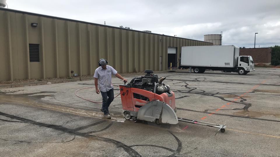 Fine Cut USA Concrete Slab Sawing Quick Efficient When Street Cuts Needed